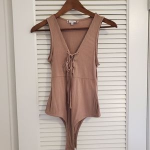 Top Beige NWT